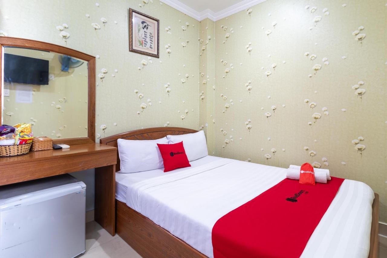 RedDoorz Nam Bac Hotel Phan Dang Luu Phu Nhuan Ho-Chi-Minh-Stadt Exterior foto